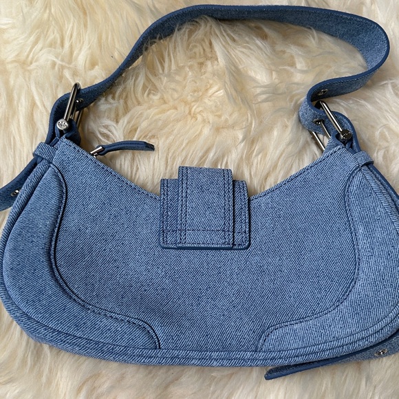 Osoi
decorative-buckle shoulder bag - Picture 10 of 10